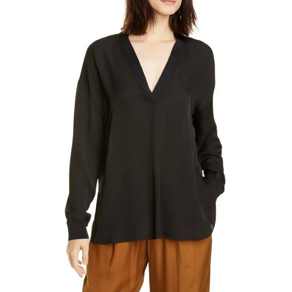 Vince V-Neck long sleeve Stretch Silk Popover Blouse in black - Picture 1 of 9
